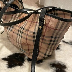 BURBERRY
Haymarket Check Tote Bag